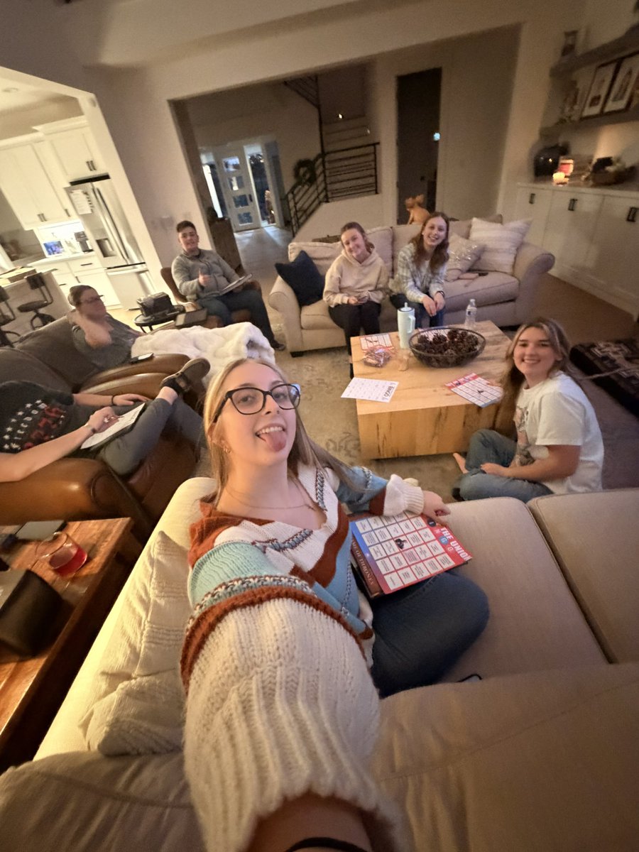 ruiz_ruby1776's tweet image. Orting HS is also ready to watch the SOTU Address!!! 🤩🇺🇸

#SOTU2026 #clubamerica #partytime