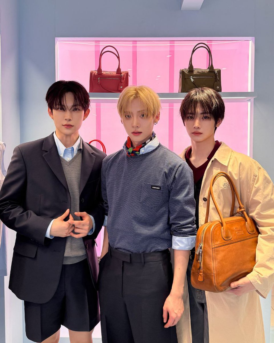 ᅠ
Tailored poise beneath luminous letters—midnight suiting, sable knit, and honeyed leather in quiet dialogue. Three silhouettes, sculpted and serene, where modern gentility meets youthful verve in a boutique of light.
ᅠ