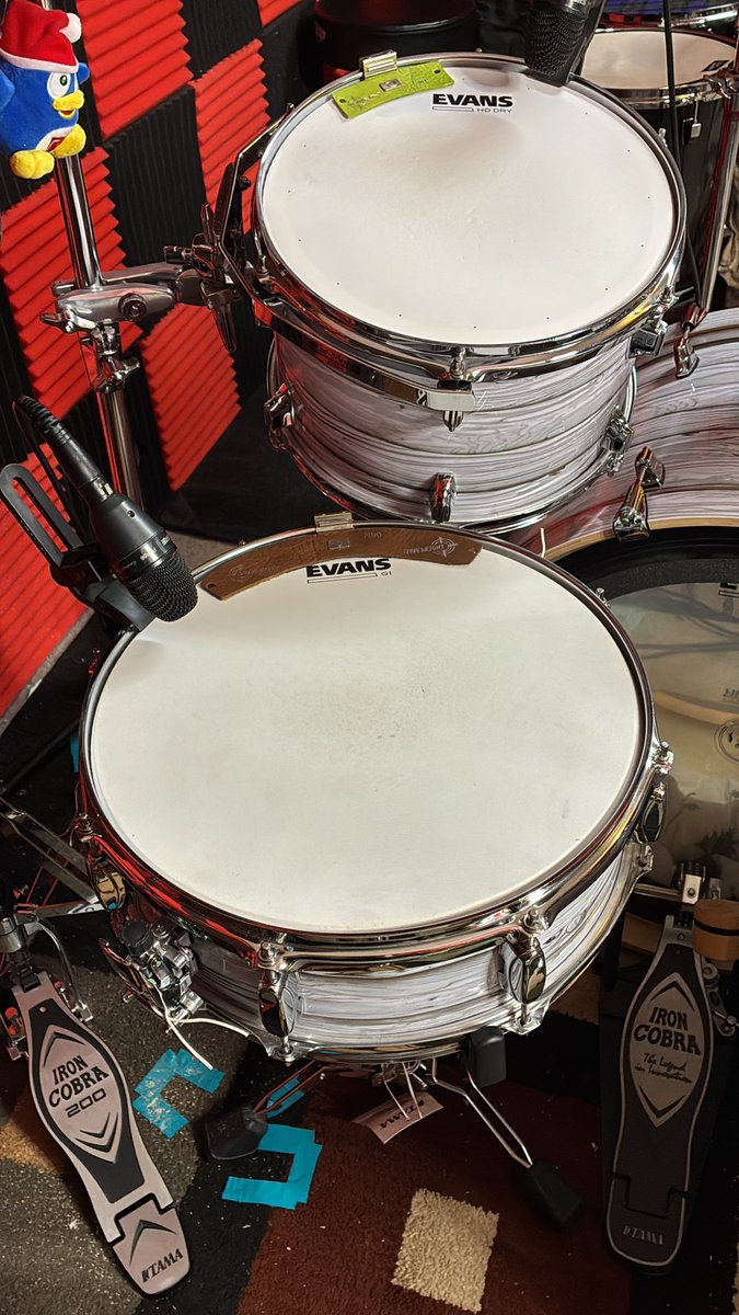 Today I got the matching snare to complete my TAMA superstar classic kit
14’ maple shell