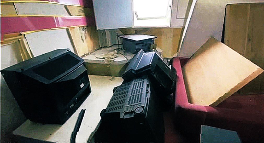 激レアVHSの揃ってる廃墟 前に行った整理🤔 古き良きノスタルジック…と