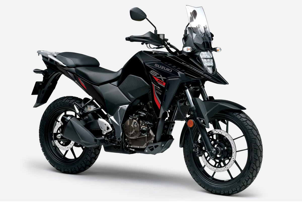 suzukicojpmotor's tweet photo. 【製品リリース情報：Vストローム250SX】
街を駆け抜け、ツーリング先のワインディングロードや未舗装路を自由に楽しむ。V-STROM250SX カラーチェンジして登場。
発売日：2026 年3月5日 (木)
https://t.co/iPpw3SwgDO https://t.co/jOleiBfSVJ