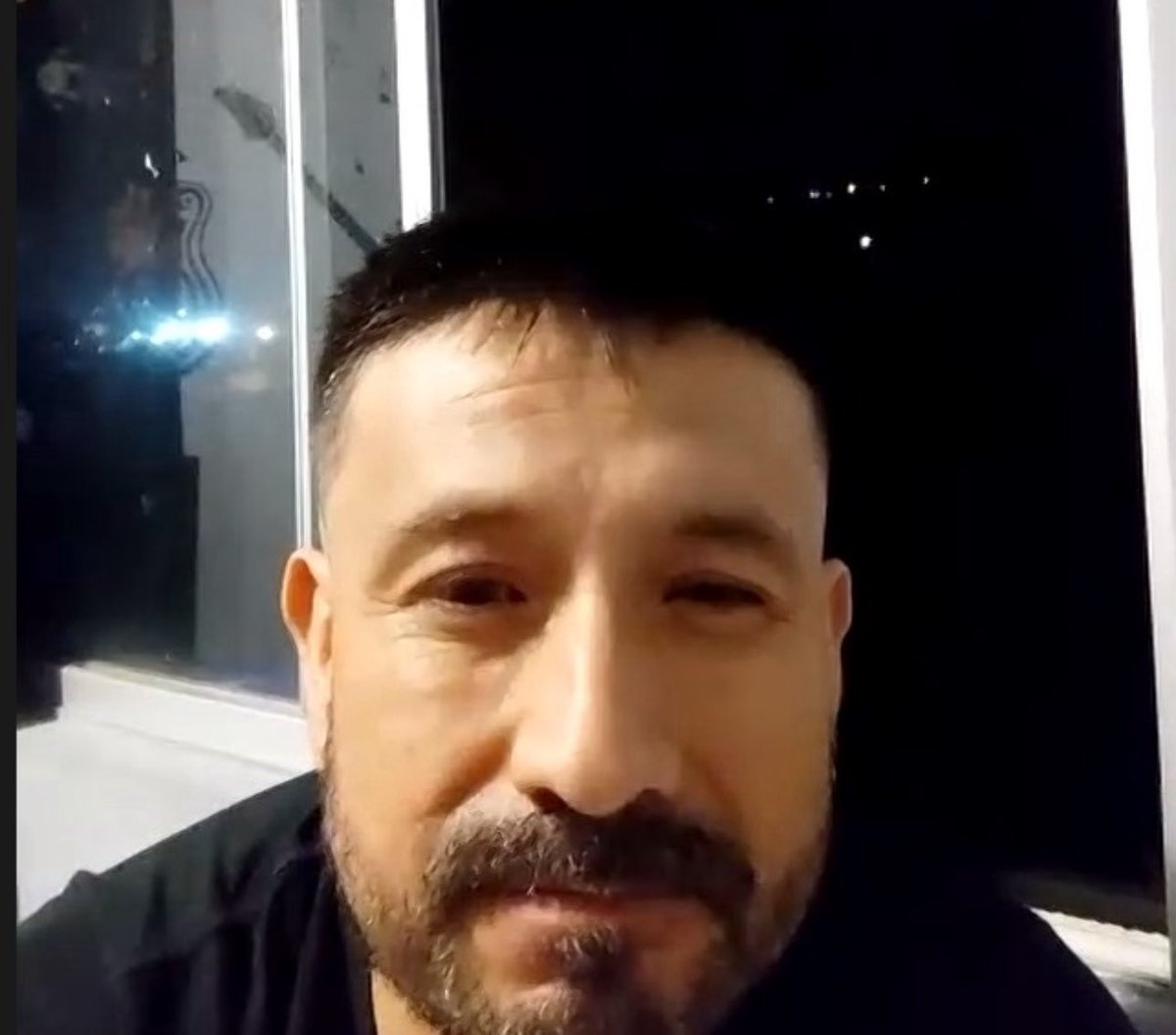 SuerodlaVerdad1's tweet photo. Me encanta ver que este borrego muerto de hambre no me olvida jaja desde qe brandeo con la cara de su narco pastor el aveo que aún debe y no le dieron puesto ni de gestor de paz y yo le di su minuto de fama este cobarde cara de vasija prehispánica mal hecha no deja de llorar jaja y te recuerdo algo cate vasija vos votaste por peña ya se te olvidó que vos votas por quien te ordena tu narco pastor  a ver si algún día dejas de ser un borrego muerto de hambre 🤣 🤣 🤣 🤣 qué me nombre solo demuestra como se la metí doblada y no me olvida, viejo sin presente y peor futuro solo lean sus publicaciones vive en eterna amargura culpando a los demás de ser un fracasado cuya mayor proeza es pensar que algún día le tiraran una monedas por defender delincuentes las 24 horas en X 🤣 🤣 🤣 patético y gracioso #QueHeDeCreer #ElSueroDeLaVerdad