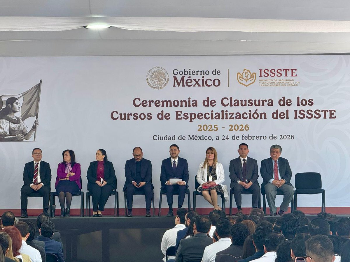 YolandaASP's tweet photo. Se realizó la Clausura de los Cursos de Especialización Médica del ISSSTE 2025–2026, encabezada por su Director General, Martí Batres Guadarrama; el Director Médico, Gustavo Reyes Terán; y el Jefe de Enseñanza e Investigación @jesusreynaf ¡Enhorabuena por este logro! https://t.co/ANCeKMPLvi