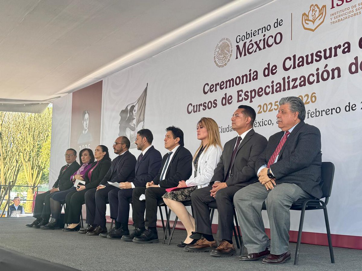 YolandaASP's tweet photo. Se realizó la Clausura de los Cursos de Especialización Médica del ISSSTE 2025–2026, encabezada por su Director General, Martí Batres Guadarrama; el Director Médico, Gustavo Reyes Terán; y el Jefe de Enseñanza e Investigación @jesusreynaf ¡Enhorabuena por este logro! https://t.co/ANCeKMPLvi