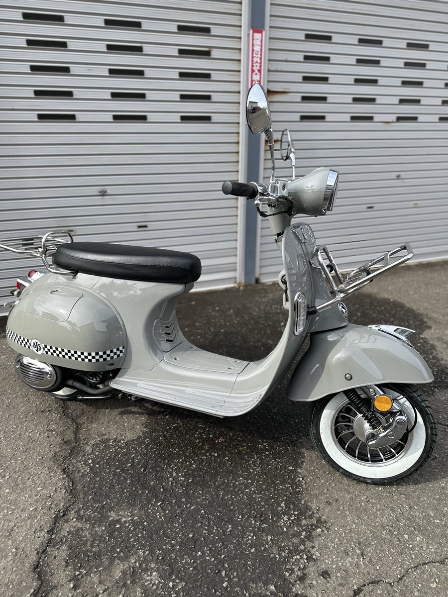 KMDex_hatahata's tweet image. ヴィンテージは作れる。
#AJS #モデナ125 入荷。ジャーマングレイな一台！

また一台、“分かってる仕様”が完成。

古き良きイタリアスクーターの黄金時代の外観を、美しく再現した一台。
AJSと言えば当店が得意とするメーカー。アルバート・ジョン・スティーブンス！！

今回は#宮城県