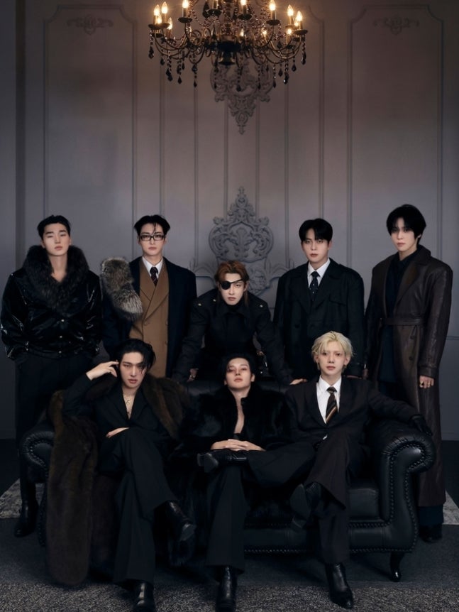 [📰] ATEEZ ครองกระแสโลก เข้าชาร์ต Billboard 200 ต่อเนื่อง 2 สัปดาห์

วง #ATEEZ เดินหน้าสร้างความสำเร็จบนเวทีระดับโลกอย่างต่อเนื่อง
เมื่อวันที่ 24 กุมภาพันธ์ (ตามเวลาท้องถิ่นสหรัฐอเมริกา) Billboard ประกาศชาร์ตล่าสุด (วันที่ 28 กุมภาพันธ์) โดยมินิอัลบั้มชุดที่ 13 ‘GOLDEN HOUR :