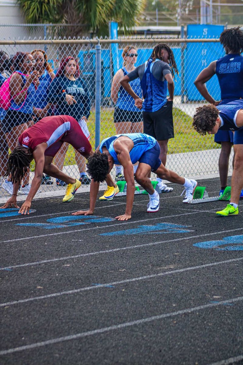 robertmckay24's tweet photo. 1st track meet of the season! 100m - 11.91 https://t.co/t4gbI8xyNG