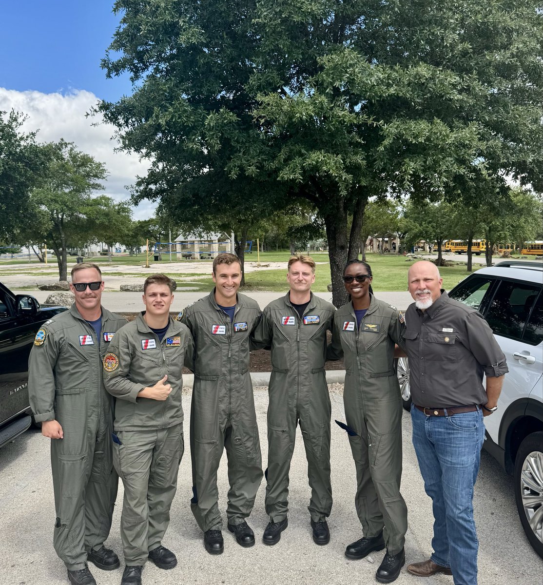 Congratulations Petty Officer Scott Ruskan on your Legion of Merit award recognizing your heroic service rescuing over 150 young girls during the Kerrville Floods!

Well Deserved 🇺🇸 #HillCountryStrong