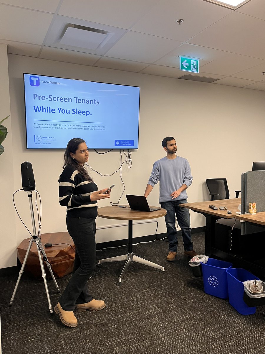 TorontoAI_'s tweet photo. Had great energy and ideas in Startup Pitch Night #Toronto https://t.co/x75uUiPdAP
