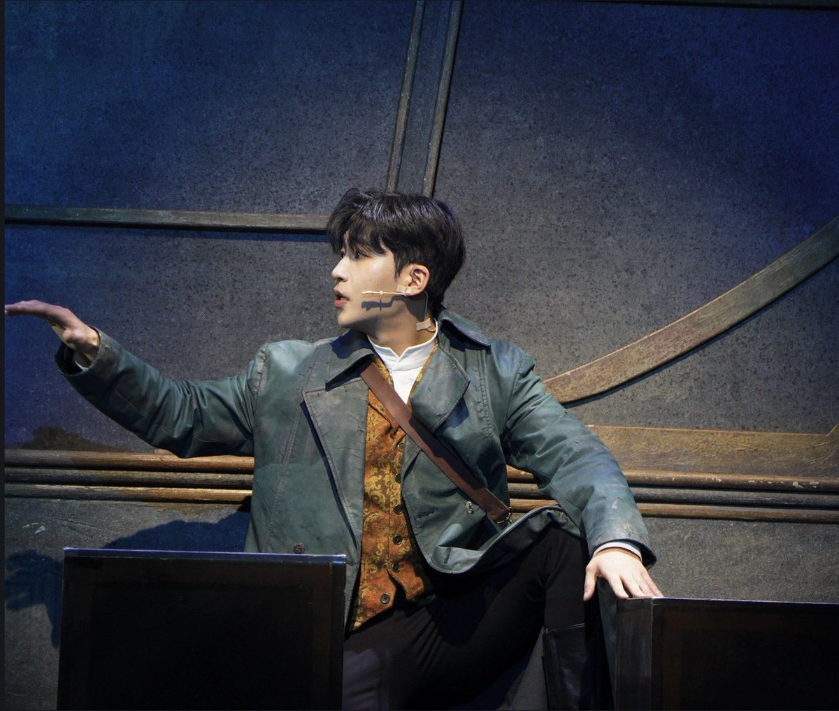 지봉 tweet media