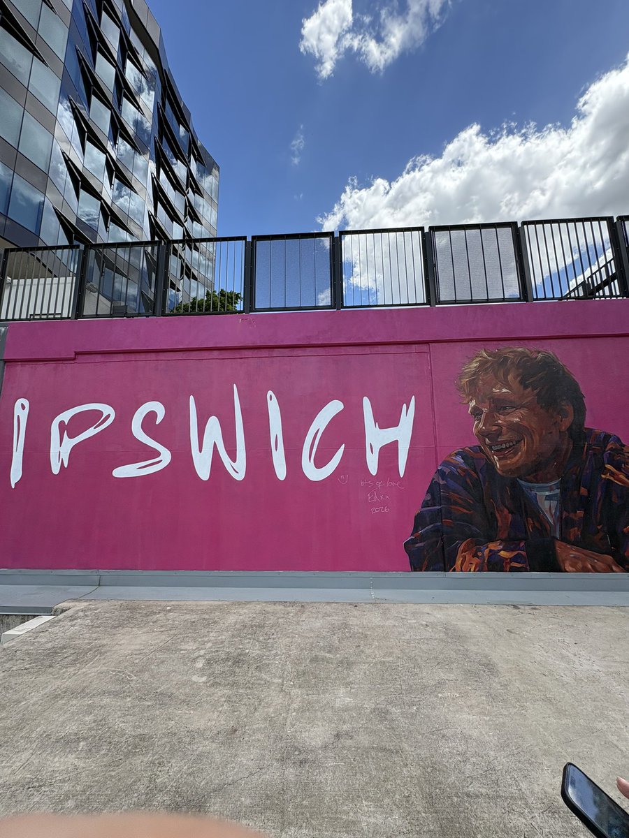 ムート tweet media