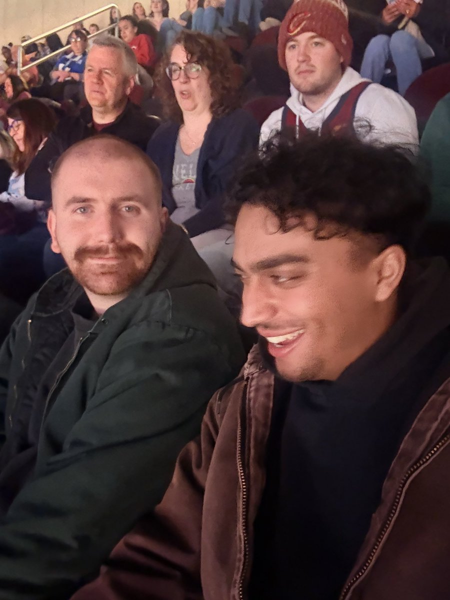 skylarar's tweet photo. #LetEmKnow #cavs #Cleveland https://t.co/pom9OGs4Sz