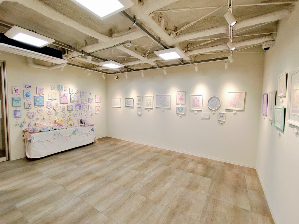 📢山本文房堂画廊 展示案内🎨

絵子猫さん(<a href="/ECONECOxxx/">絵子猫</a>)
原画展『Color book』

2026.2.24(火) - 3.1(日)
※11:00-18:00(最終日-17:30)

福岡初となる今回の個展✨
画廊から溢れんばかりの可愛いさには、原画や手描きに対する熱い想いが込められています🎨💓