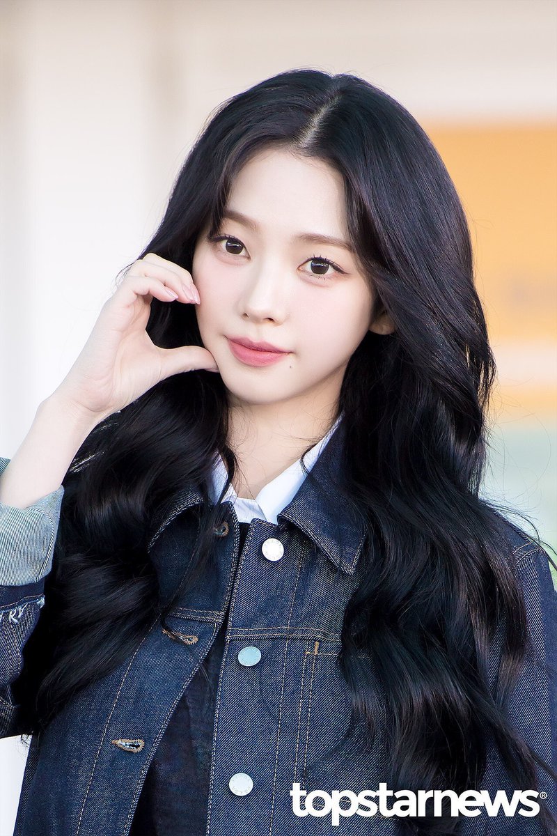 ใครเห็นทวิตนี้ขอ 1 รี 1 เมนชั่น 1 ใจค่ะ

KARINA FACE OF PRADA

#KarinaxPrada