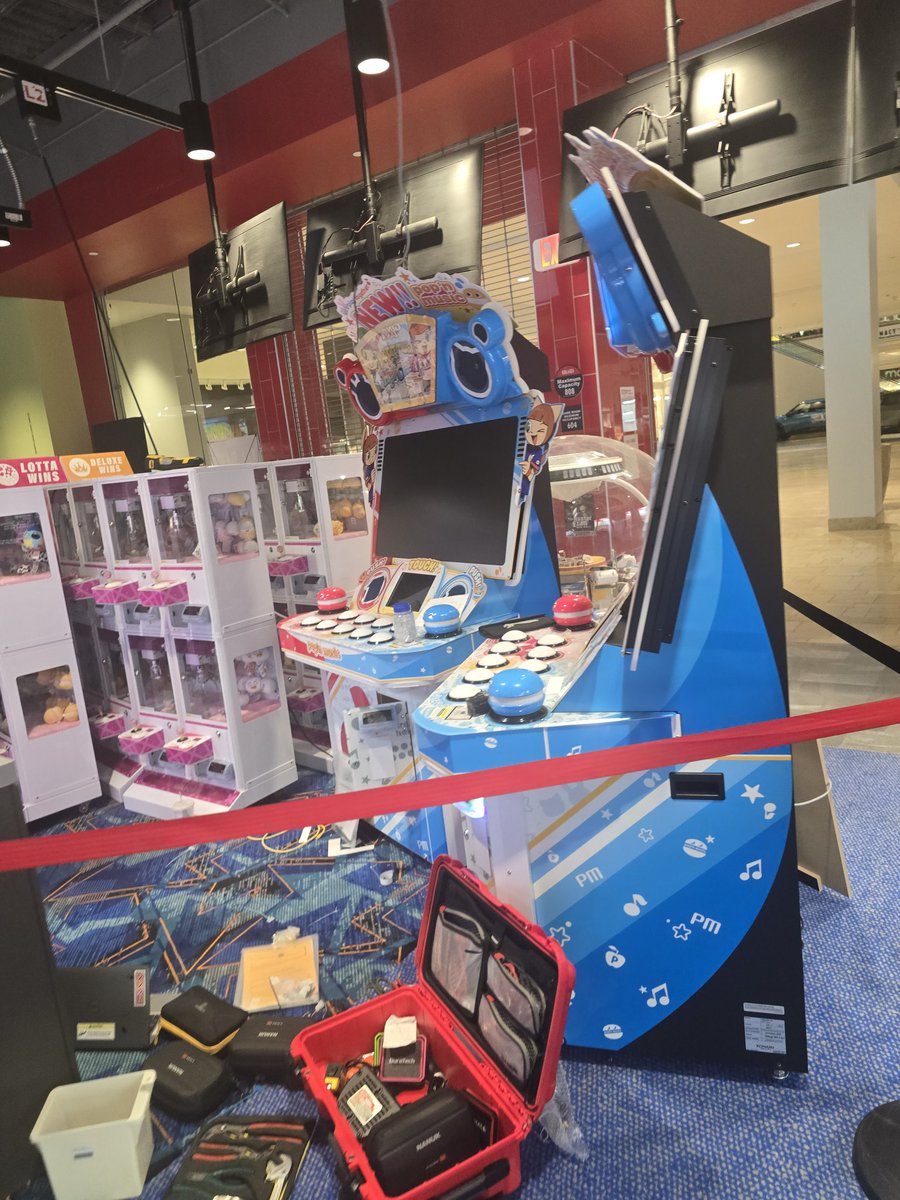 Me: man I was mpm or mvjm got popn already. I don't wanna go to phm to play.
Monkeys Paw: your wish is granted. Popn is here today.
Me: why tf are sdvx and iidx offline