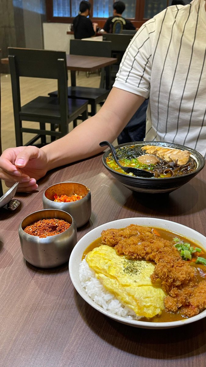 fineshyt tweet media