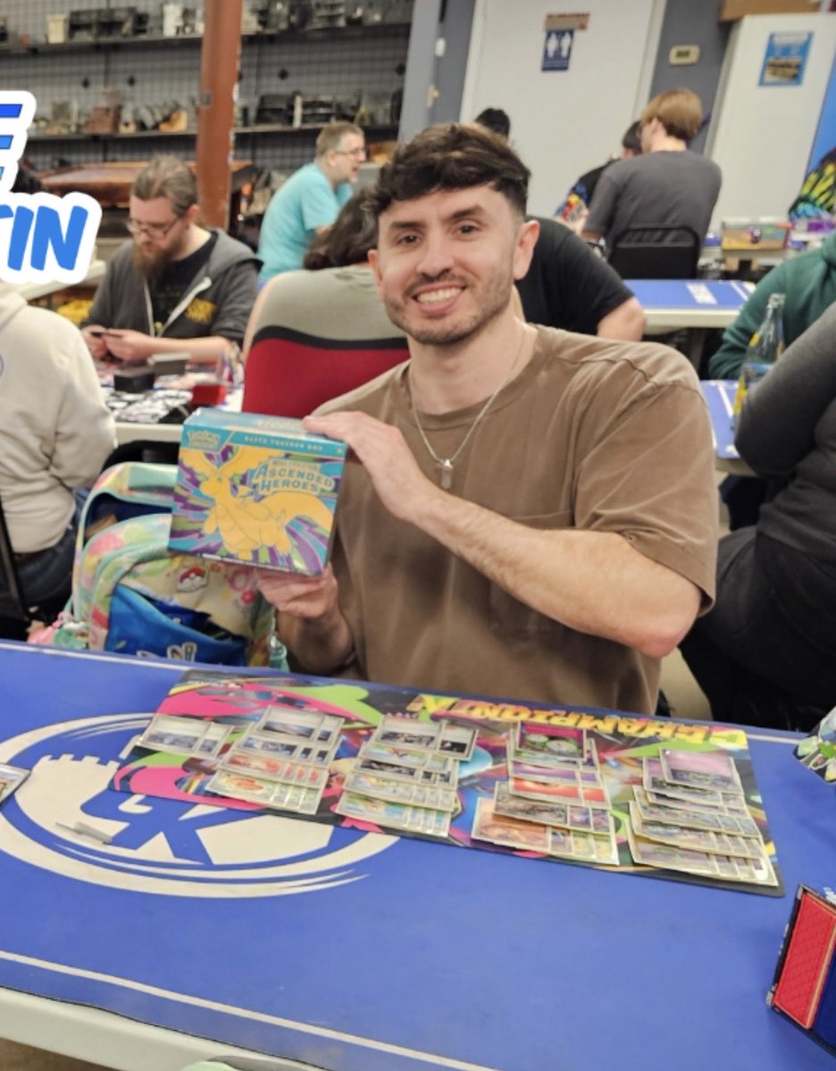 marioyobro's tweet photo. QRT with yourself and your fav #Pokemon30 logo, Lugia VStar never dies 🤍 https://t.co/kDKoOKE5I8