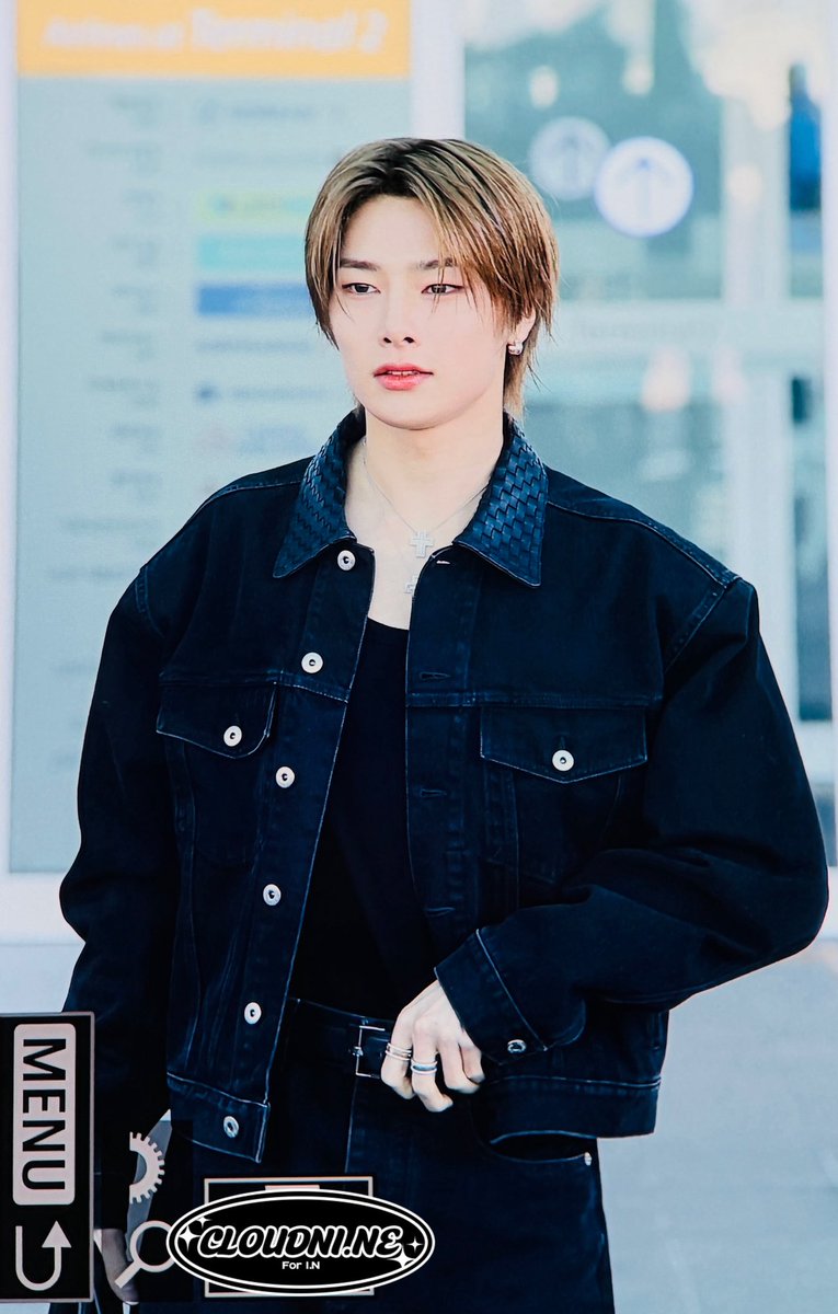cloudniNe_0208's tweet photo. 260225 ICN 출국 PRE

청청이 이렇게 잘 어울리는 남자🤍

#I_NxBottegaVeneta 
#I_NxDAMIANI 

#StrayKids #스트레이키즈 #아이엔 #I_N #양정인 #Yangjeongin #jeongin #梁精寅 #アイエン #ストレイキッズ #ジョンイン #아기빵 https://t.co/RtywbzOeXR