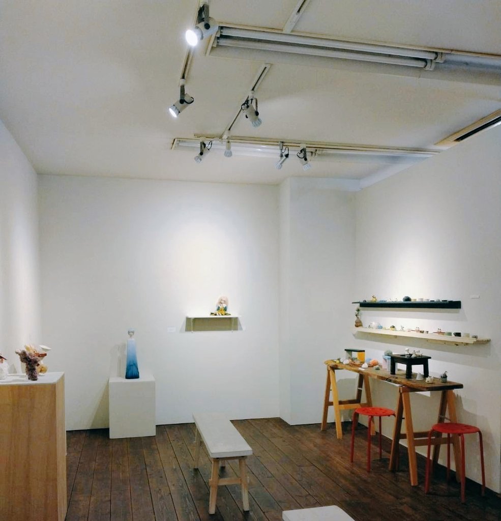 「人形とちいさな器と花たち」
本日もよろしくお願い致しします🌸
SARP　仙台アーティストランプレイス
2026.2/24(火)~3/1(日)
11時~19時【最終日17時まで】
3/1㈰人形お茶会14時〜（お一人様ワンドリンクオーダーお願い致しします🎎）