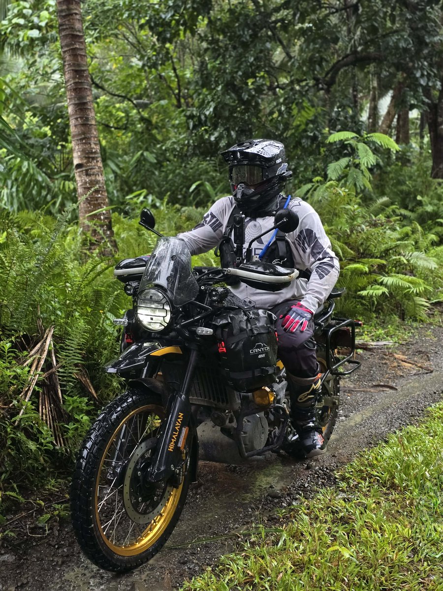 jimadvph's tweet photo. Jungle therapy on two wheels.
#Alpinestars #AlpinestarsProtects #royalenfield https://t.co/LzieWEPEYp