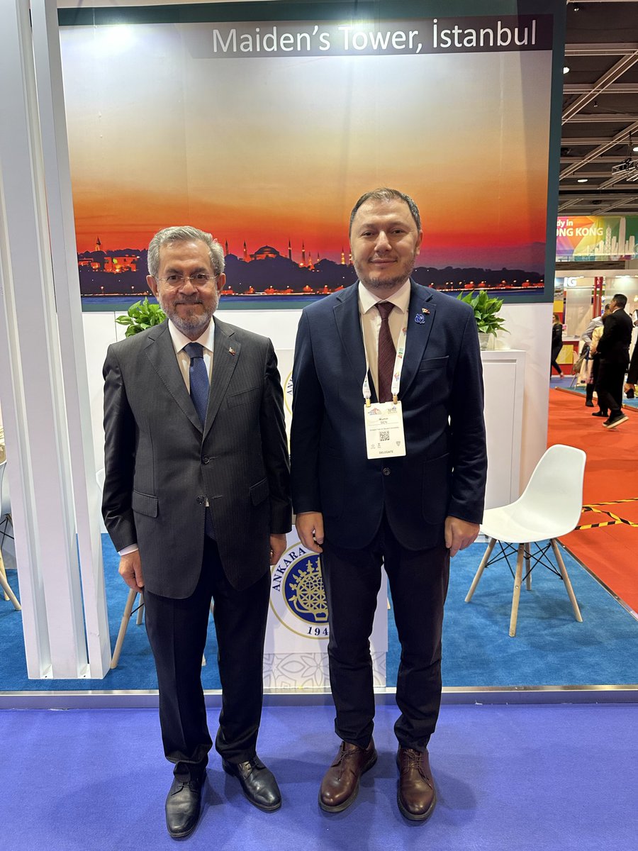 Ankara Üniversitesi rozeti taktimlerinden dolayı sayın Rektörümüz Prof. Dr. Necdet ÜNÜVAR hocamıza teşekkür ederim. 
<a href="/necdetunuvar/">Necdet Ünüvar</a> 
<a href="/HBakkaloglu/">Hatice Bakkaloğlu</a>