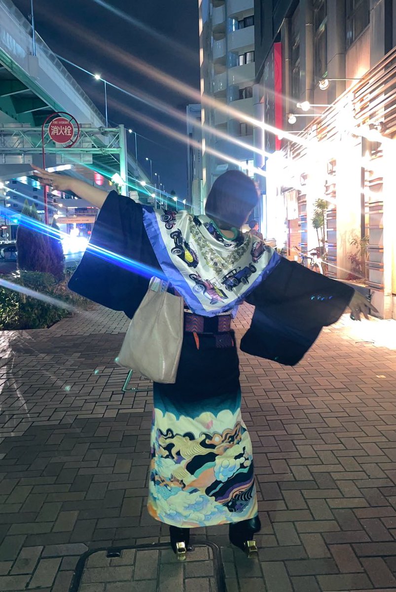 【ただのあきひめ】
本日25日水曜、週中セーブに
あきひめが参上です⭐️

今日はみぞれちゃんにお着物を着せる会！
僭越ながらわたくしがお着物などを
ご用意させていただきます👘✨

あきひめもお着物で参上します、
今夜もお待ちしておりますよん🥂

　#ｴｷｾﾝﾄﾘｯｸｶﾞｰﾙｽﾞﾊﾞｰ