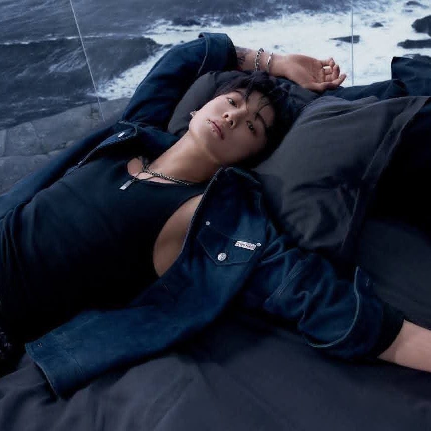 เมื่อคืนวิดีโอแคมเปญใหม่ของจองกุกกับ Calvin Klein มียอดวิวทะลุ 10 ล้านบน Instagram ภายในเวลาเพียง 3 ชั่วโมง 🤯🤯🤯

เป็นแคมเปญของ Calvin Klein ที่ทำสถิติยอดวิวถึง 10 ล้านได้เร็วที่สุด 🔥🔥🔥

(ขณะนี้ยอดวิวอยู่ที่ 18.8 ล้านแล้ว)
JUNGKOOK FOR CALVIN KLEIN
#JUNGKOOKxCalvinKlein