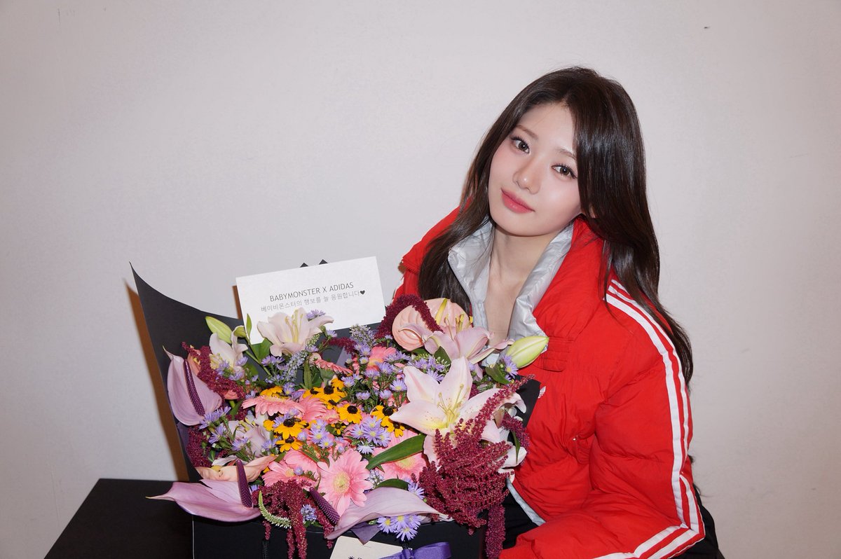 [📸] 250226 RORA WEVERSE UPDATE 

💌

#RORA #李茶仁 #로라 #ローラ
#BABYMONSTER #베이비몬스터