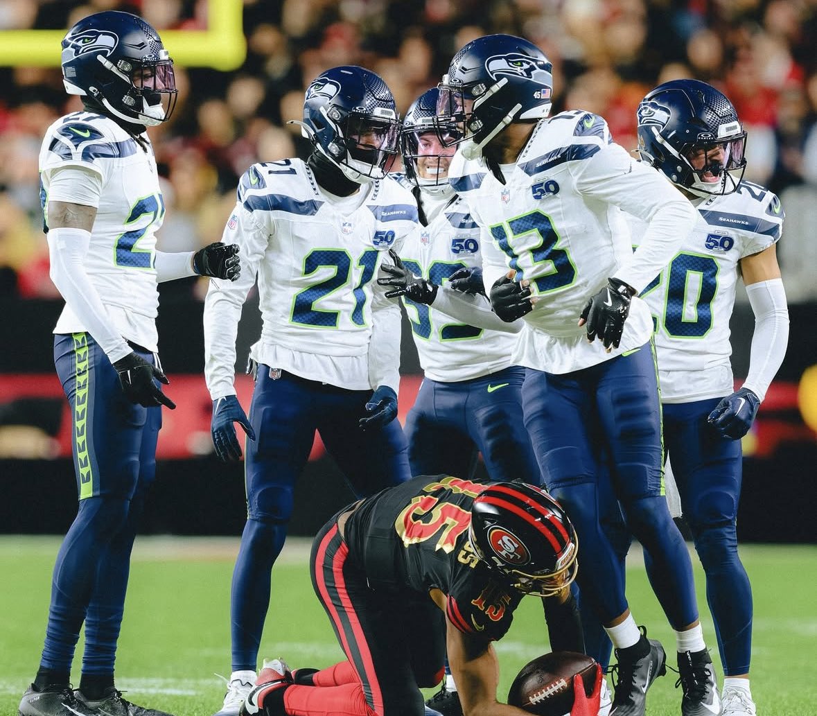 steezyasmith's tweet photo. If the #Patriots were ‘Road Warriors’ this past NFL season, then the #Seahawks were ‘Bye Week Bullies.’

Not only was Seattle undefeated following a bye (3-0), it finished with an astounding point differential of +75 (outscored opponents 108-33). https://t.co/LbKnqkZ9PZ