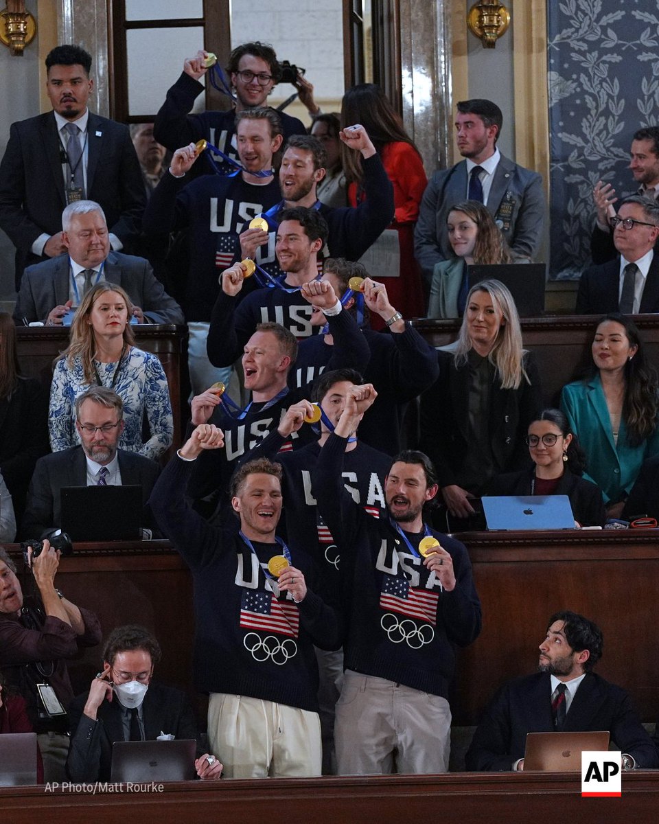 Members of the U.S. Men’s Olympic Hockey team received a standing ovation as they entered the House chamber after a shoutout from President Trump during his State of the Union address. bit.ly/4aPllWa