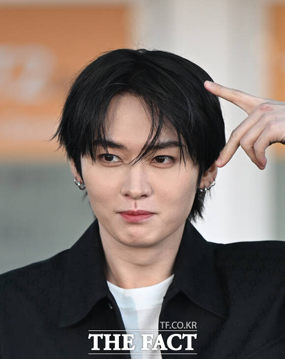 LeeKnowBrasil's tweet image. ↱#PRESS 🐰 24.02.26↲ A imprensa sul-coreana começou a postar as fotos do #LeeKnow no aeroporto e com isso nós temos uma missão para vocês, STAYs!

Entrem no naver e interajam com os artigos que forem sobre a viagem dele! Para facilitar o acesso inicial, aqui vão alguns links: