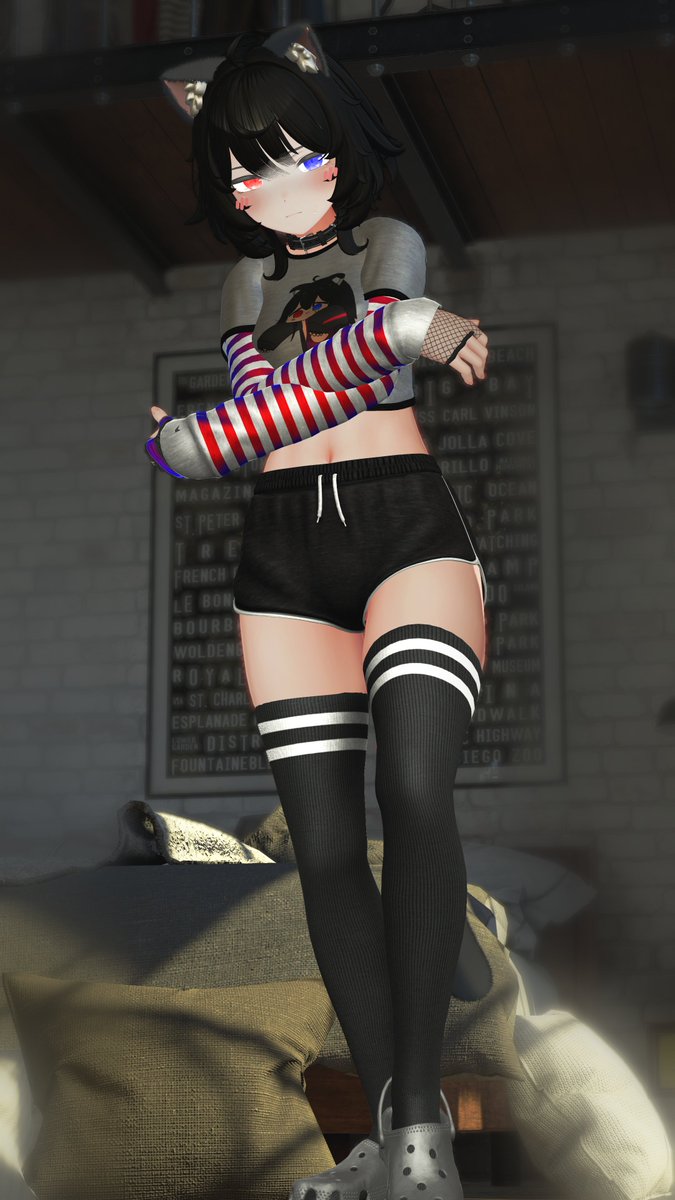 「確かに着心地はいいけど、ちょっと変な感じかも……」
「私に似合ってるって…？　まっ、まあそう言うなら…」

#VRChat #Velle3D #DvR