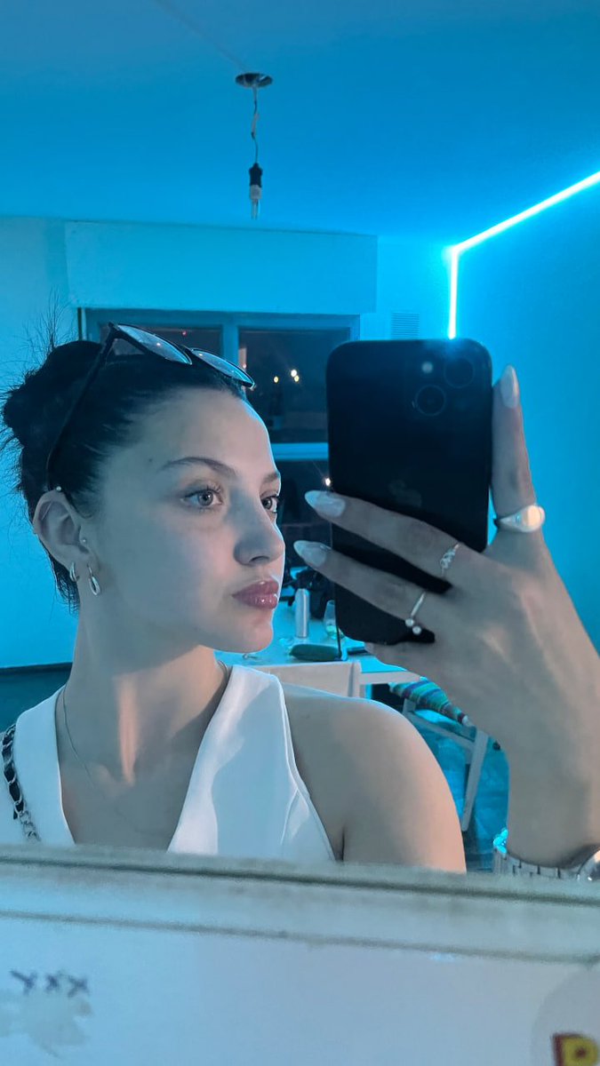 millie.grey tweet media