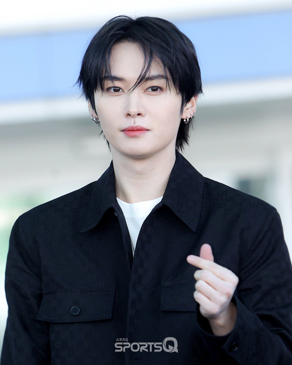 [#포토Q] 260225 ‘리노’ 출국

📌sportsq.co.kr/news/articleVi…

#리노 #LEEKNOW
#StrayKids #스트레이키즈
#GUCCI #구찌