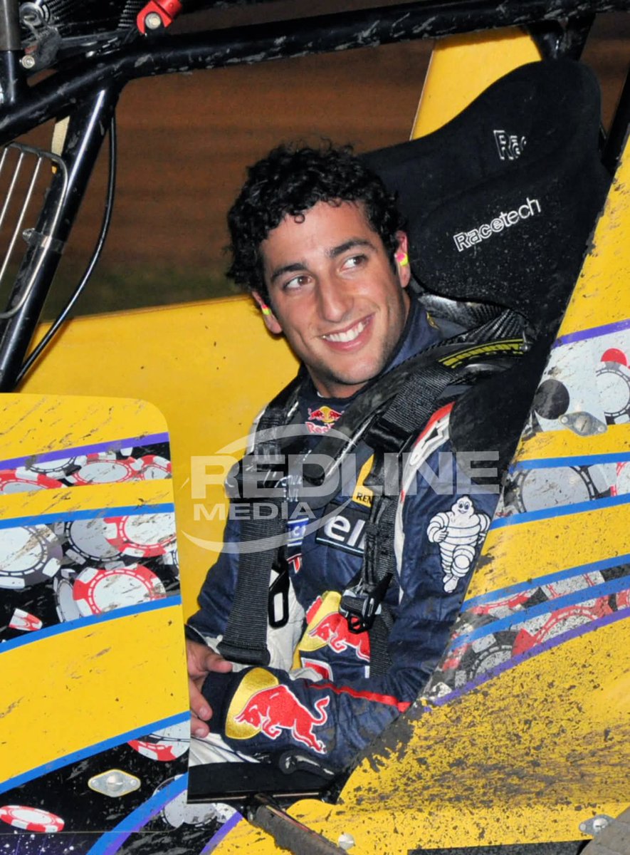 totally_msport's tweet photo. Daniel Ricciardo recently made an appearance at the Perth Motorplex as a spectator, but we wanted to revisit the time back in December 2010 when he jumped into Luch Monte's Sprintcar for some laps at the Perth Motorplex. 

📸 Mel Ford.  

#TotallyMotorsport    
#YourMotorsportFix https://t.co/5PFvLWTh83