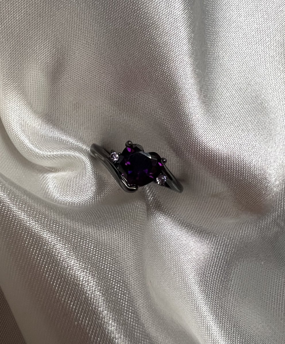 aphroditstore's tweet photo. قطعة من الفن 🎆 https://t.co/MYLQPFiq0Q