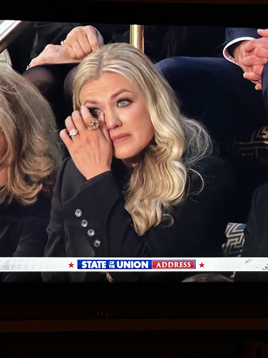 Gavin_McInnes's tweet image. Crowd chanting “CHARLIE” was cool. Dems won’t even acknowledge it. 
#SOTU2026