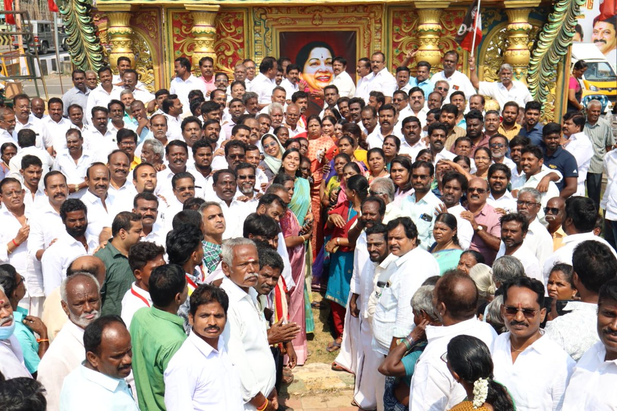 தமிழர் குலசாமி, மாண்புமிகு இதயதெய்வம் புரட்சி தலைவி #அம்மா அவர்களின் 78வது புனித பிறந்தநாளை முன்னிட்டு 

கழக பொதுச் செயலாளர், நாளைய தமிழகத்தின் நிரந்தர முதலமைச்சர், மாண்புமிகு சட்டமன்ற எதிர்கட்சித் தலைவர், புரட்சி தமிழர், டாக்டர் #எடப்பாடியார் அவர்களின் ஆணைப்படி 

திருச்சி மாநகர்