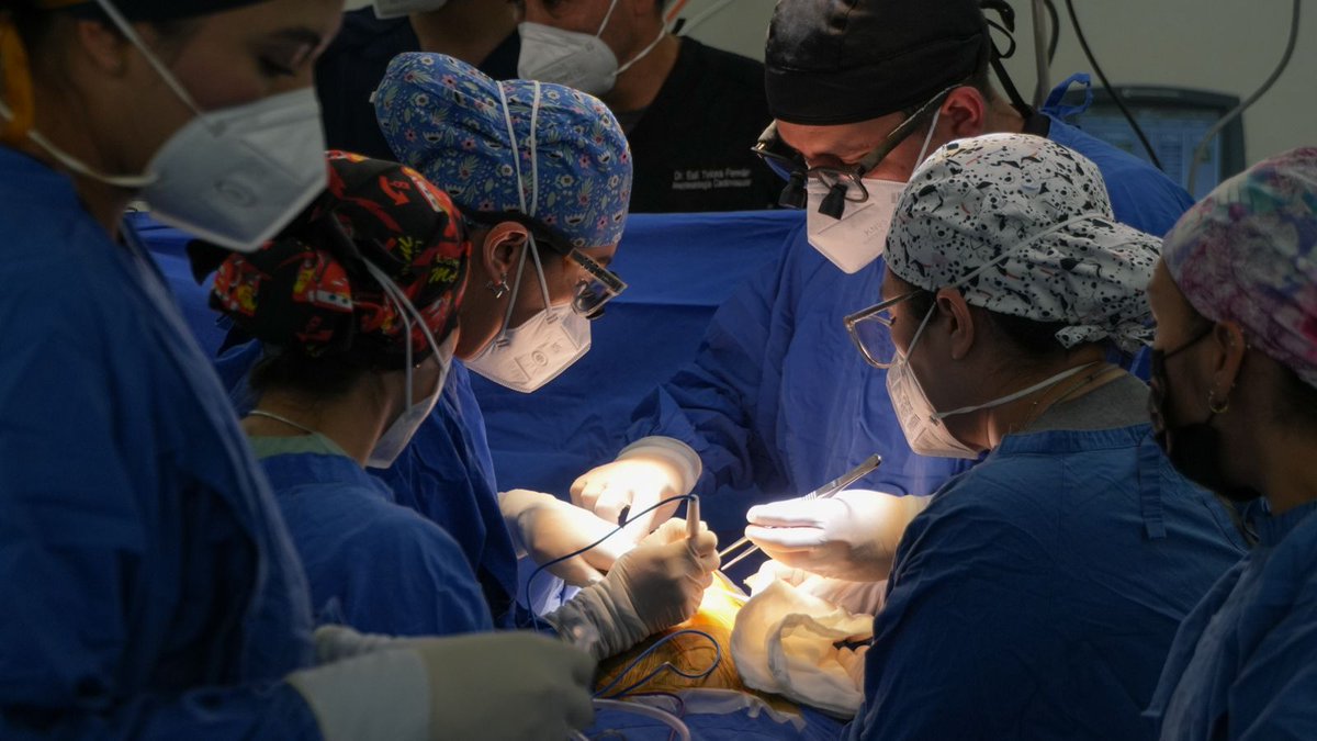 HRAEIxtapaluca's tweet photo. El #HRAEI #IMSSBienestar realiza primera cirugía de alta complejidad en bebé de dos meses diagnosticado con malformación linfática macroquística.👶✨
Para conocer más: 🔗 https://t.co/C0EEfoIZx0 https://t.co/WrL2pgm8Ox