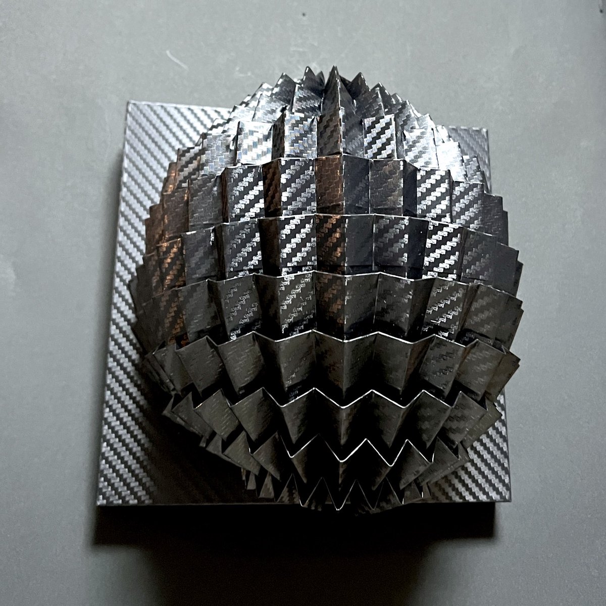 カーボンファイバー柄のシートで作品作りました。 まだまだ研究の余地
