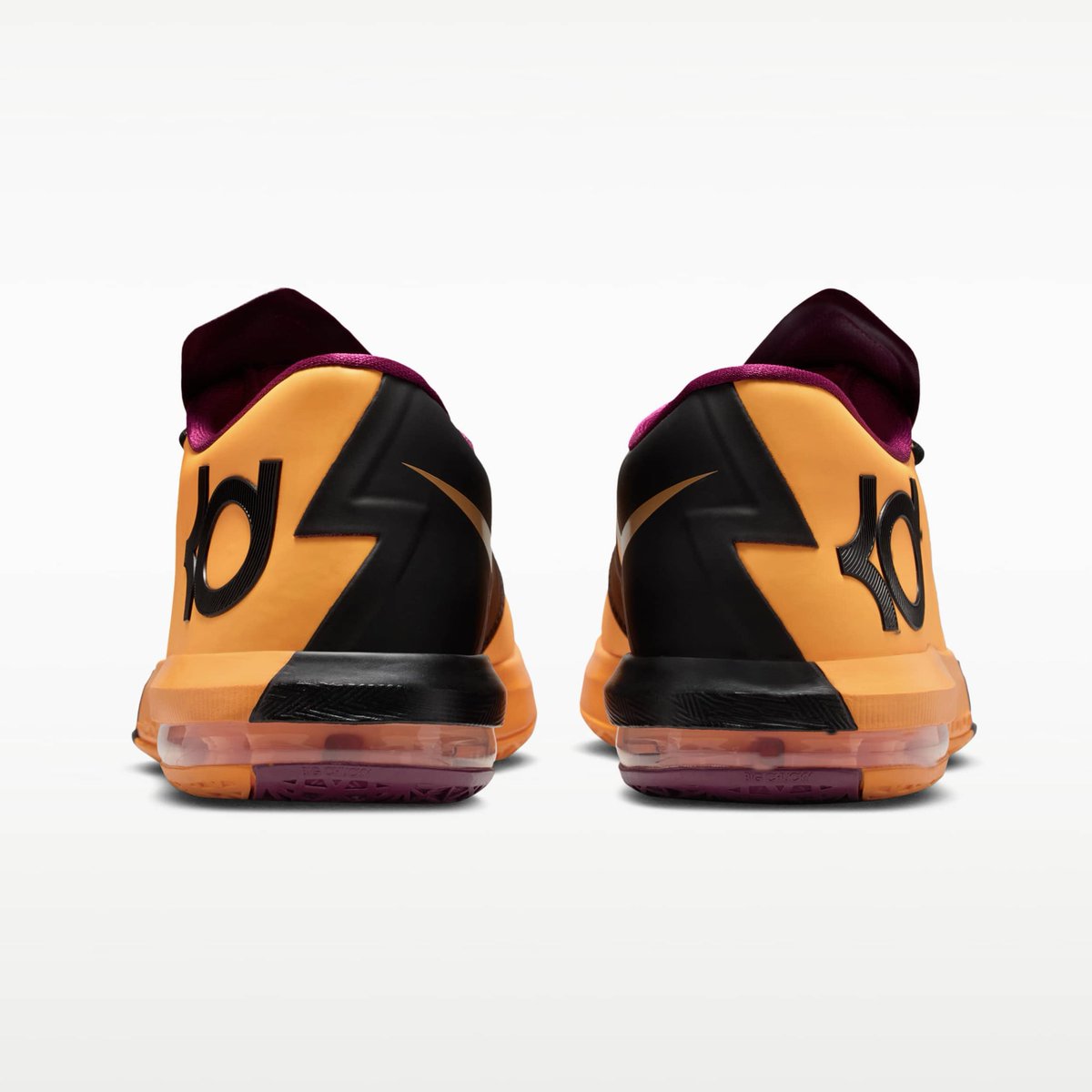 zSneakerHeadz's tweet photo. 2026 Nike KD 6 “Peanut Butter &amp; Jelly” official images! 
Releasing on March 13th. 🥜🪼 https://t.co/t9YQBGYzWZ