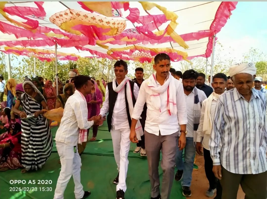 RoatKantiBhai's tweet photo. डूंगरपुर विधानसभा में सांसद राजुकार रोत 
के साथ सयुक्त दौरा रहा बीचीवादय ब्लॉक मे आगामी पंचायतीराज चुनाव मे पूरे दमखम के साथ स्वतंत्र रूप से चुनाव लड़ेगी BAP भारत आदिवासी पार्टी निर्वाचन आयोग द्वारा राजस्थान में राज्य मान्यता प्राप्त दल हे और चुनाव चिन्ह हॉकी बॉल 🏒 https://t.co/5VaGJYxUyC