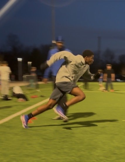 N_Jeffries3's tweet photo. Friday night highlights start with offseason grind. I have to level up!!! 🏁

#WRWork
#WideReceiver
#RouteRunning
#SeparationSeason
#HandsTeam
#FridayNightLights
#OffseasonGrind
#BuiltNotBorn
#SpeedKills
#HighSchoolFootball https://t.co/nok8IGLvcL