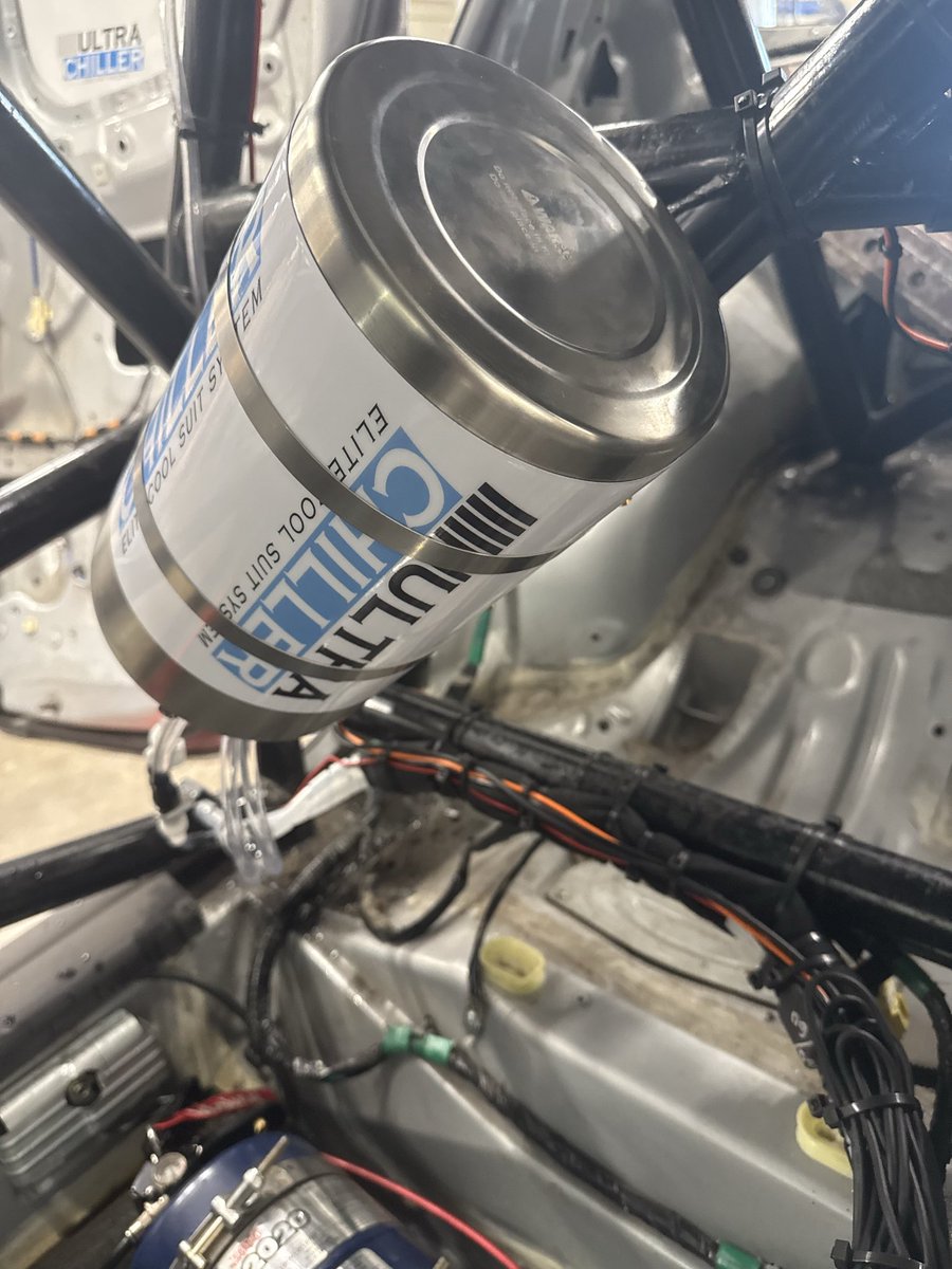 Ultra__Chiller's tweet photo. Cold now, but summer heat is coming! 🔥🏎️ Racers prep for the 2026 green flag! Get you own ELITE Cool Suit system: relentless cooling, quick change canisters, compact race-ready racer cooling 🧊 Razor focus wins! Unstoppable on the track! 💪🏆

#UltraChiller #ConquerTheHeat #Racer #Racing #RacePrep
https://t.co/J7xQ8w2SkX
1-800-937-1864