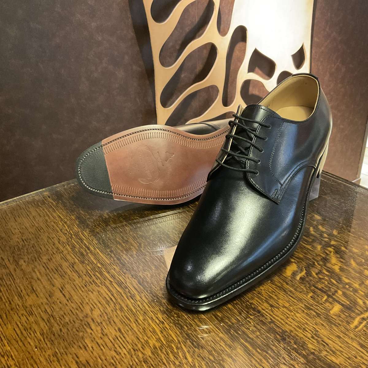 入荷情報】 ○F9051/BL/EEE:25.5〜27.0cm ○F1240/DBR/EEE:24.5,25.5