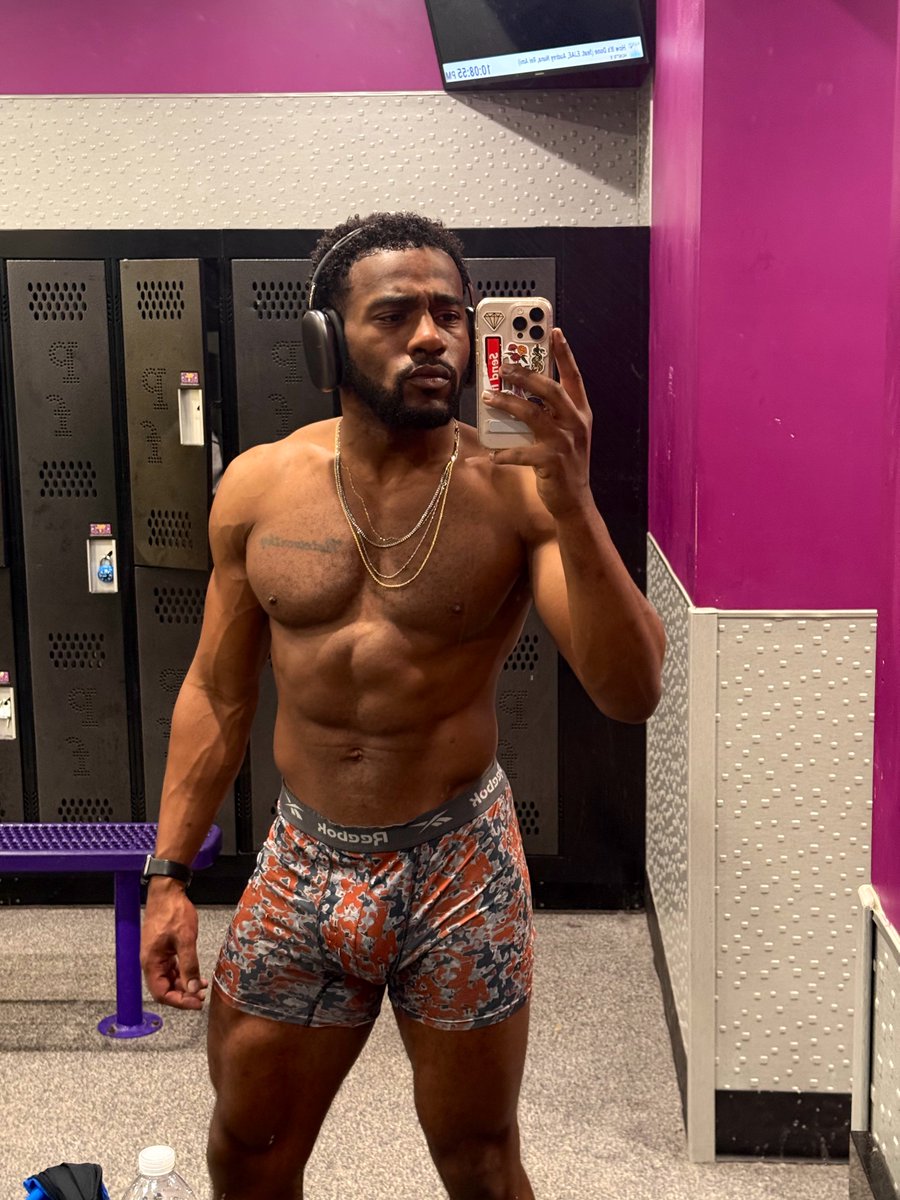 AWANJANIUS's tweet photo. glute dayyyy 👹 https://t.co/JcKL4qEQAS