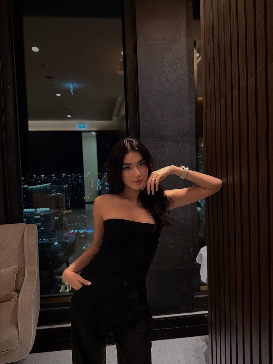 Goddess Mia tweet media