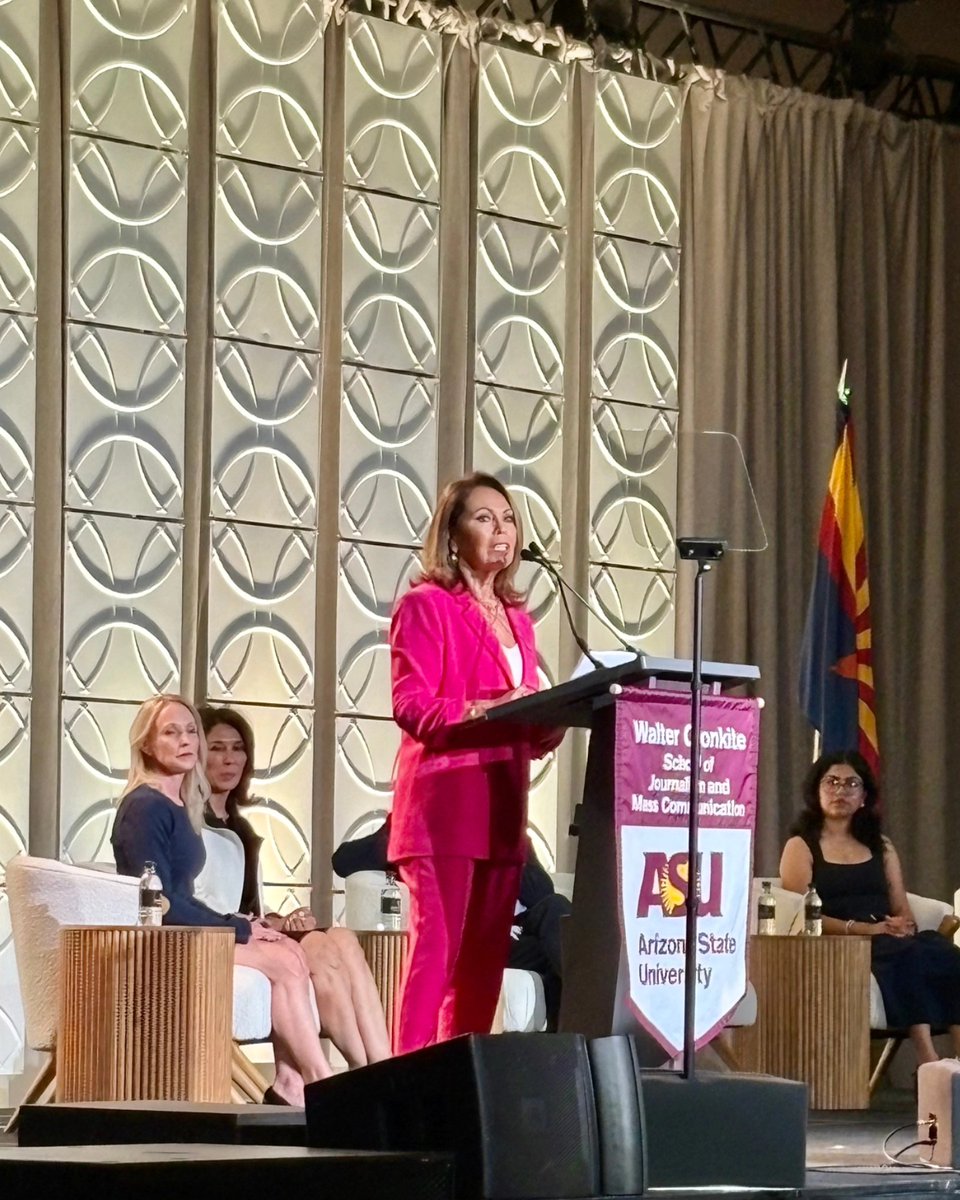 azlatinomedia's tweet photo. ✨ A historic day for Latino journalists. A proud day for our community. ✨
Today,  @Cronkite_ASU honored two trailblazing voices in our industry — Maria Elena Salinas and Jorge Ramos — as they received the prestigious Walter Cronkite Award for Excellence in Journalism. https://t.co/Af0BKm3Vmw