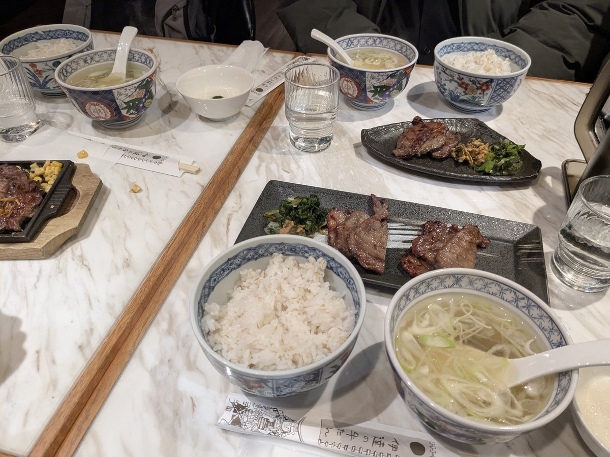 出張ついでに、仙台の牛タン🐮
この厚みがたまらんのです😋

#仙台　#牛タン　＃伊達の牛たん