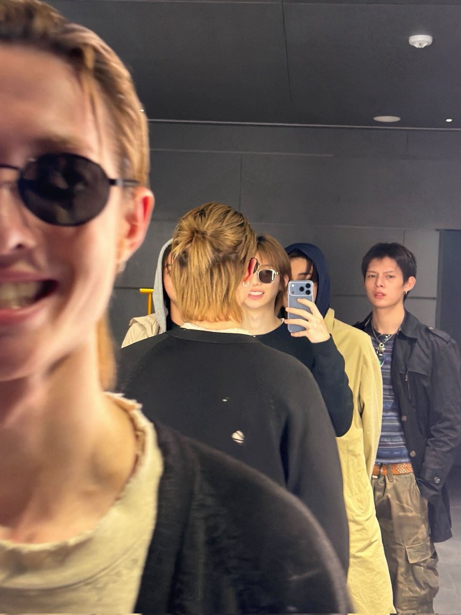 EGILUYYY MARTIN KUNCIRAN, GWE GAPAPA? GAK. YH OK MKSI